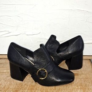 Nine West black leather chunky heels size 8 .5 with gold details 70s style